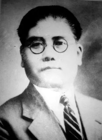 邓萃英